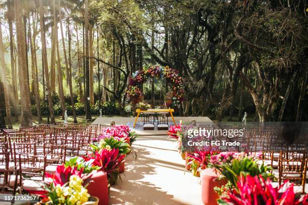 wedding ceremony at beautiful farm - wedding reception stock pictures, royalty-free photos & images