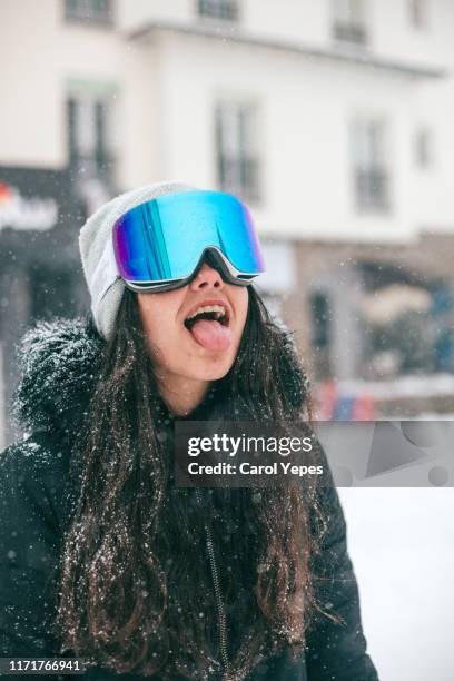 392 Sunglasses Snow Glare Stock Photos, High-Res Pictures, and Images -  Getty Images