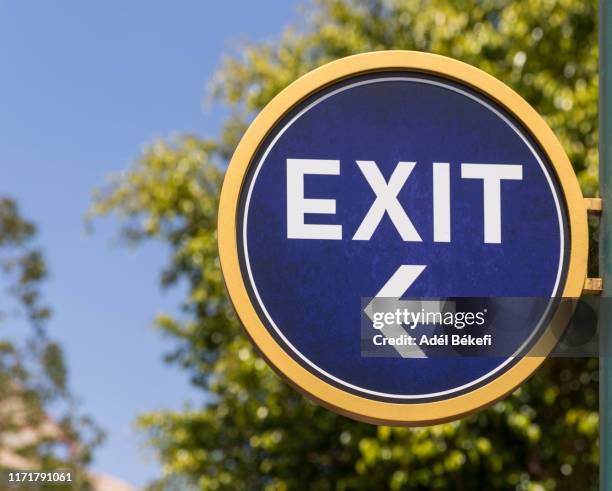 Asl Exit Sign English Language Exit Sign Photos and Premium High Res Pictures - Getty ...
