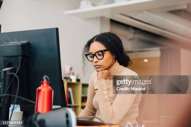 Female Programmer Photos and Premium High Res Pictures - Getty Images