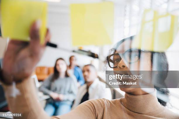 Black Woman Sticky Notes Photos and Premium High Res Pictures - Getty ...