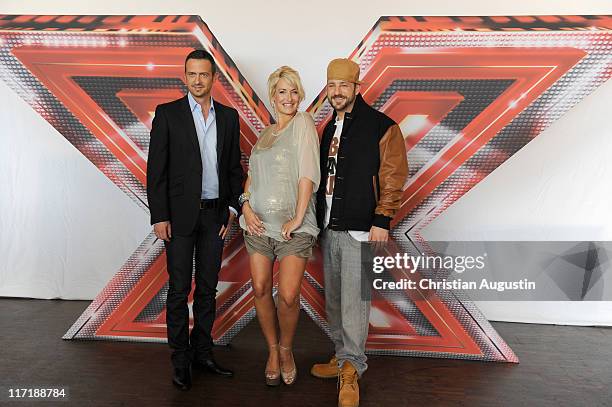 Till Broenner, Sarah Connor and Mirko Bogojevic attend "X-Factor" Photocall at "Altes Zollamt" on June 24, 2011 in Hamburg, Germany.