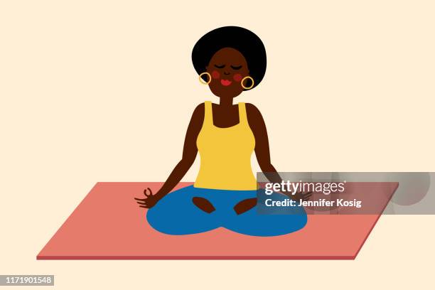 ilustraciones, imágenes clip art, dibujos animados e iconos de stock de ilustración de meditación de yoga mujer negra - mujer negra