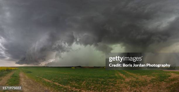 reims (france), 29.04.2016 - caçador de tempestades imagens e fotografias de stock