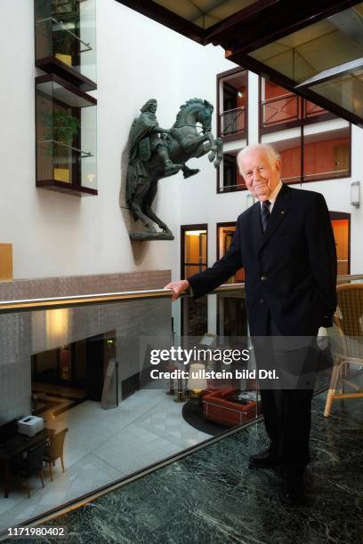 Prof. Kurt Biedenkopf im Gespräch mit Prof. Norbert Vojta -im Hotel Großer Kurfürst, Berlim