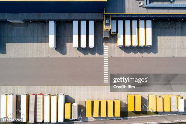 Distribution Lorry 9,121 Distribution Truck Stock Photos, High-Res Pictures, and Images ...