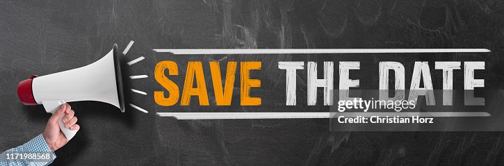Hand hält Megaphon oder Bullhorn gegen Tafel mit Text SAVE THE DATE Hand hält Megaphon oder Bullhorn gegen Tafel mit Text SAVE THE DATE