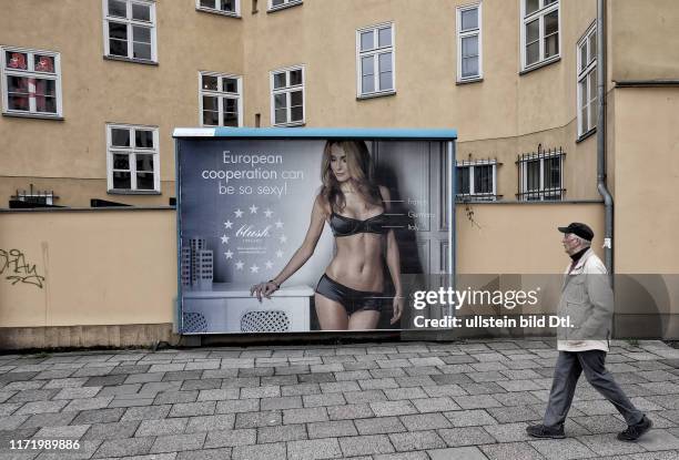 Werbung Plakat Sex Sexismus Unterwäsche Frau