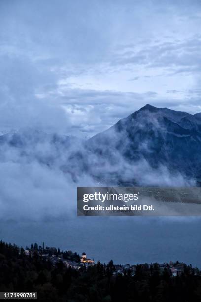 Fünf Tage Blick aus ein und dem selben Fenster des Berghüsli über dem Thuner See auf das Bergpanorama am Niesen