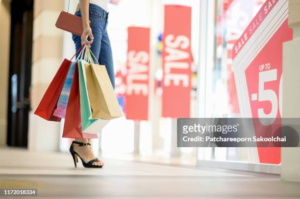 shopping - outlet store stock pictures, royalty-free photos & images