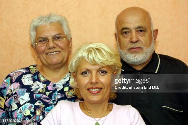 Drei Generationen Tuerken in Deutschland Familie Sentuerk in Kreuzberg