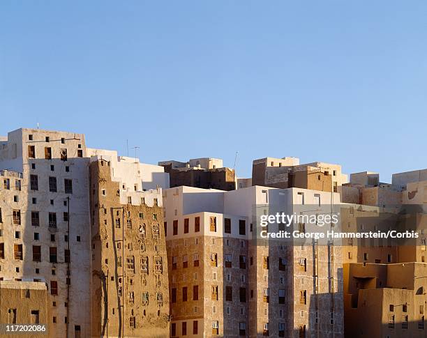 apartment buildings in shibam, yemen - shibam stock pictures, royalty-free photos & images