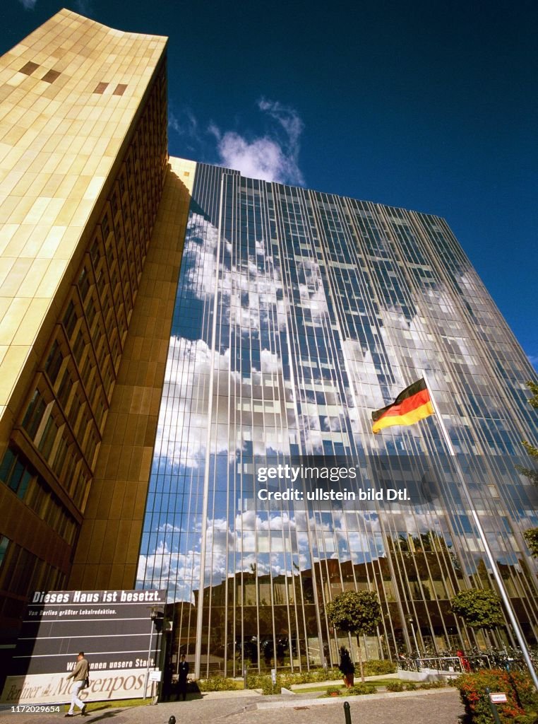 Plakat Kampagne Berliner Morgenpost Axel Springer Verlag Haus Berlin