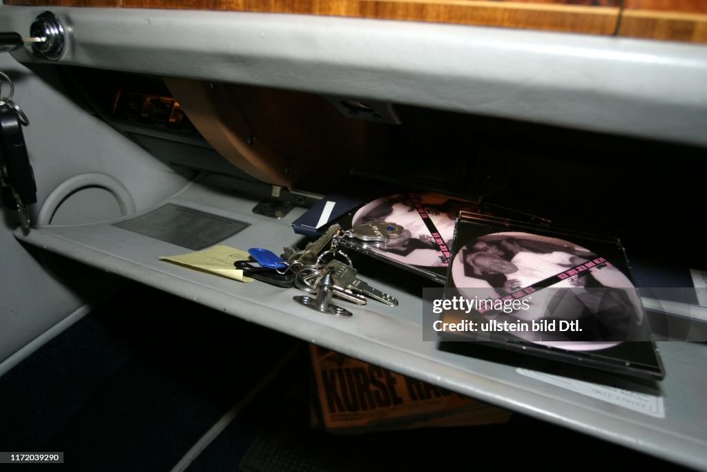 Handschuhfach Rolf Eden Rolls Royce Auto Martin Lengemann