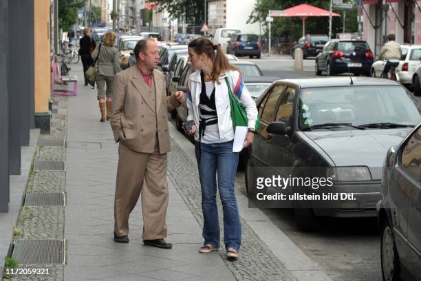 Gerd Harry Judy Lybke beim Spaziergang mit Lexi