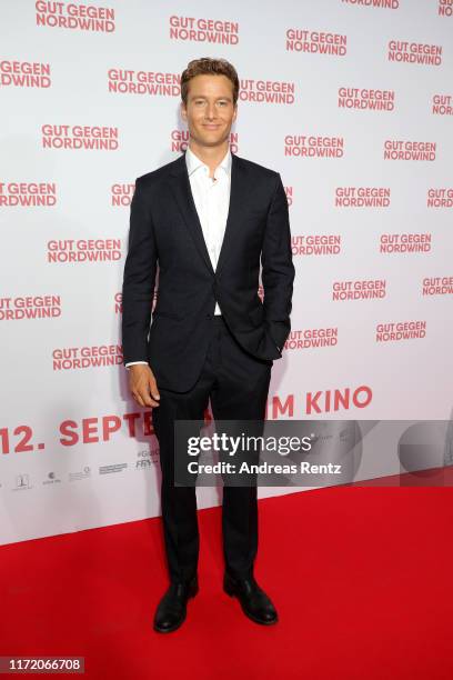 Alexander Fehling attends the world premiere of the movie "Gut gegen Nordwind" at Cinedom on September 03, 2019 in Cologne, Germany.