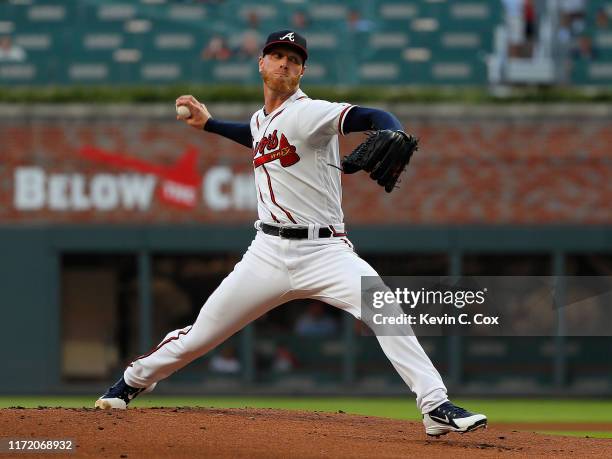 Mike Foltynewicz of the Atlanta Braves pitches in the first inning against the Toronto Blue Jays at SunTrust Park on September 03, 2019 in Atlanta,...