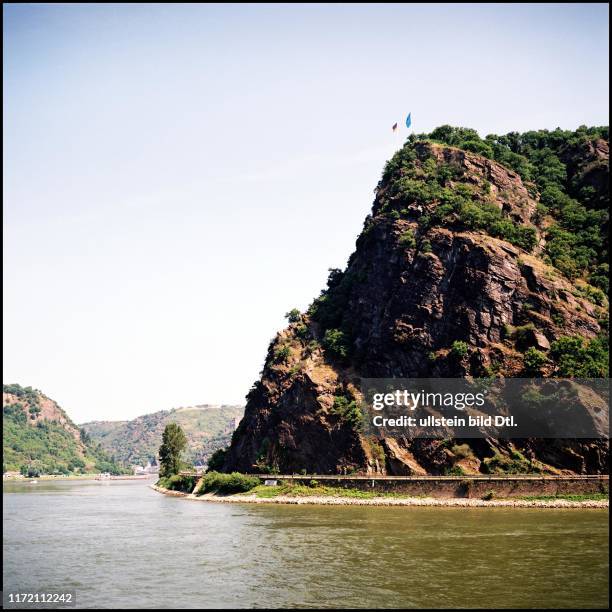 Sommerserie 2006 Deutsche Orte Loreley Felsen Loreleyfelsen Rhein Mittelrhein Schiff Boot Camper Zelt Zelte