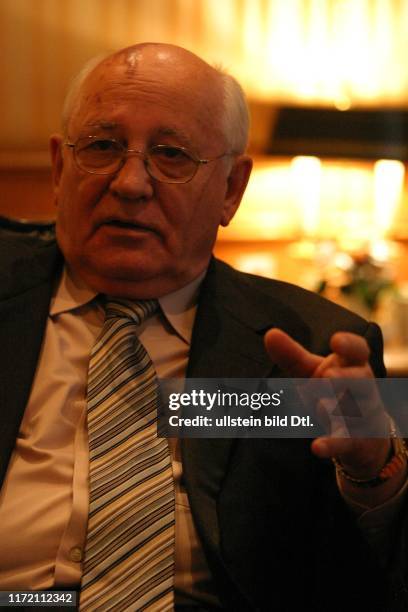 81 Michail Sergejewitsch Gorbatschow Stock Photos, HighRes Pictures