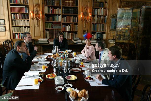 Stammtisch Brunch der Berliner Morgenpost Die Welt Welt am Sonntag im Axel Springer Journalisten Club mit Hollaender Holländer Englaender Engländer...