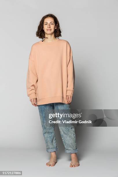 portrait confident, casual woman - sweatshirt imagens e fotografias de stock