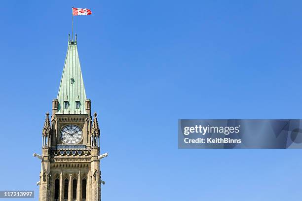 peace tower - parliament hill stock-fotos und bilder
