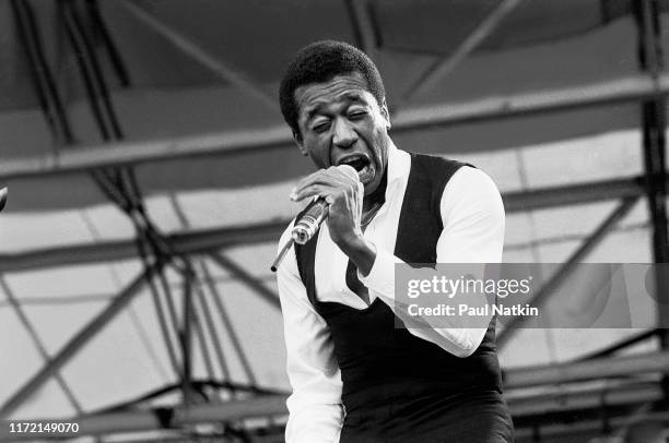 American singer Ben Vereen performing on stage at Chicagofest in Chicago, Illinois, August 17, 1980.