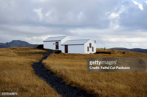 rustic house at dyrholaey, south iceland - house remote location stock pictures, royalty-free photos & images