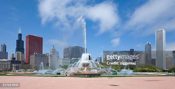 panorama de chicago - buckingham fountain chicago imagens e fotografias de stock