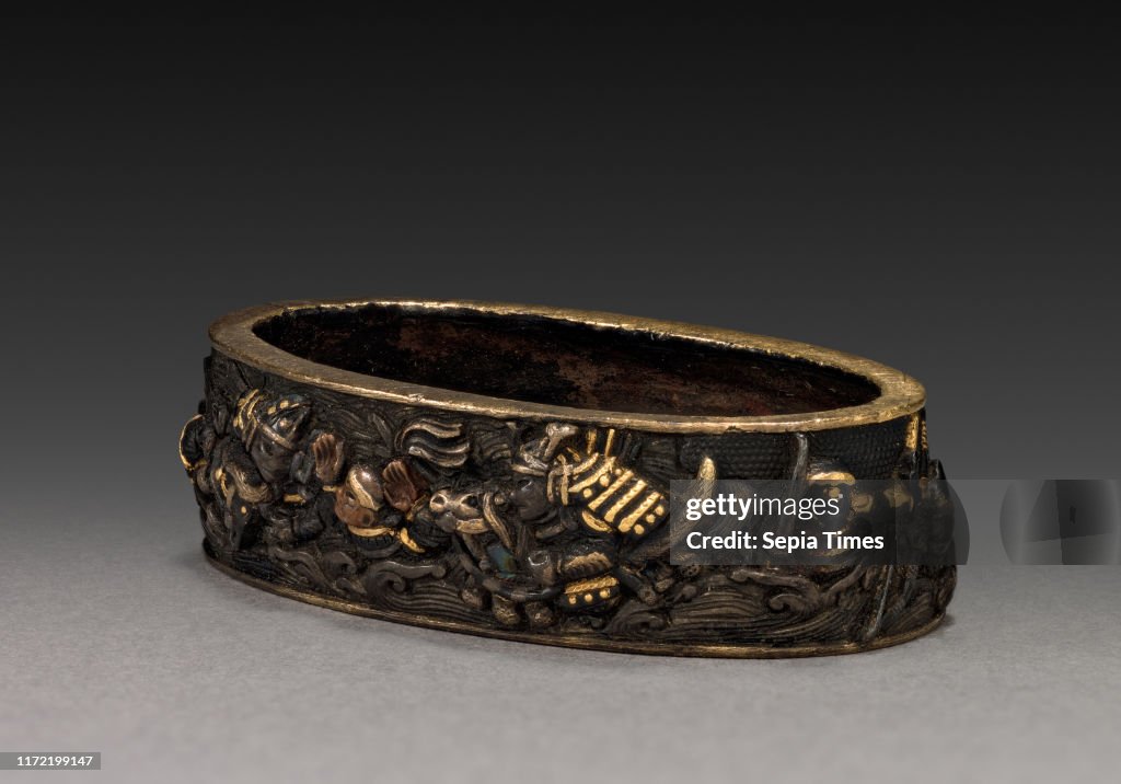 Fuichi Fuchi, 1700-1850. Japan, Tokugawa period. Shakudo; average: 3.9 x 2.3 ...