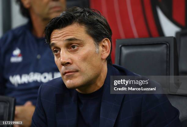 Fiorentina coach Vincenzo Montella looks on before the Serie A match between AC Milan and ACF Fiorentina at Stadio Giuseppe Meazza on September 29,...