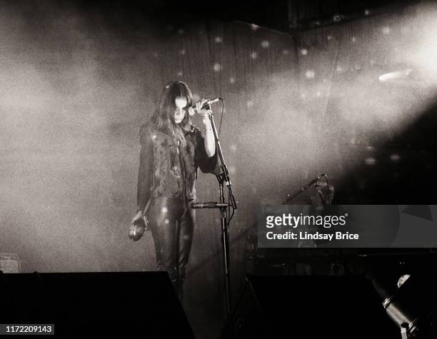 Vocalist Hope Sandoval performs in Mazzy Star at the Hollywood Palladium on November 26, 1994 in Los Angeles.