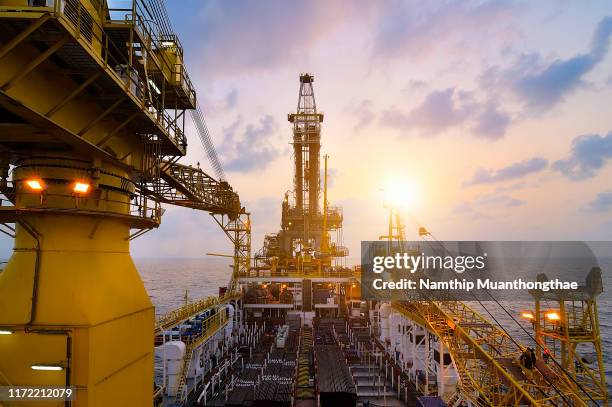 offshore drilling oil rig for producing oil and gas in the petroleum industry - oil refinery bildbanksfoton och bilder