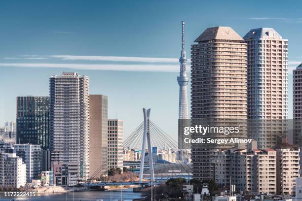 chuo-ohashi bridge, skyline of tokyo - tokyo skytree - fotografias e filmes do acervo