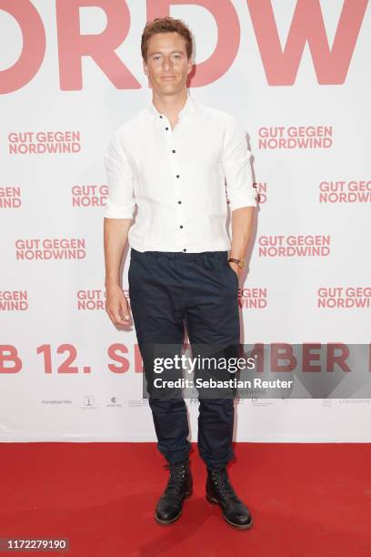 Alexander Fehling attends the "Gut gegen Nordwind" Family & Friends preview at Kulturbrauerei on September 04, 2019 in Berlin, Germany.