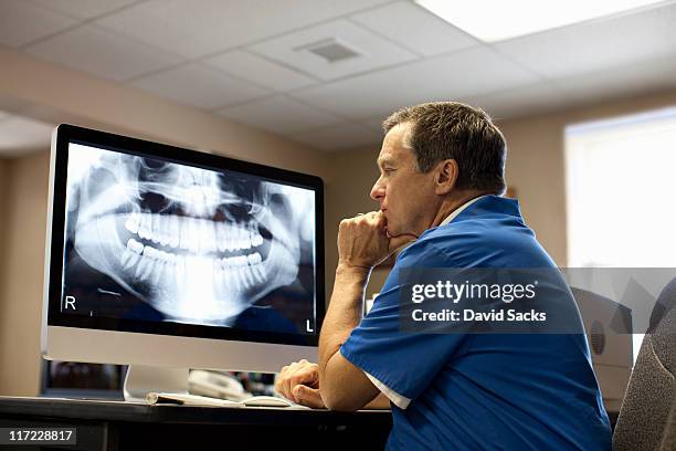 Computer Screen Rx X Ray On Monitor Photos and Premium High Res Pictures - Getty Images