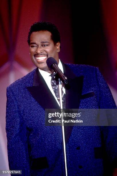 American Soul and R&B singer Luther Vandross performs on an episode of the Oprah Winfrey Show, Chicago, Illinois, May 12, 1989.