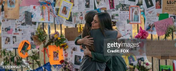 Guest star Ava Acres and Jennifer Love Hewitt in the Searchers episode of 9-1-1 airing Monday, Oct. 7 on FOX.