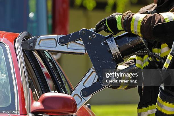 jaws of life - police rescue stock pictures, royalty-free photos & images