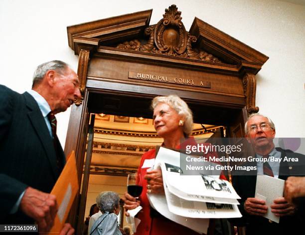Bret Putnam 10/16/99 SMCT News&#13;&#13;Supreme Court Justice Sandra Day O'Connor chats with Kieth Sorenson at the old San Mateo Courthouse in...