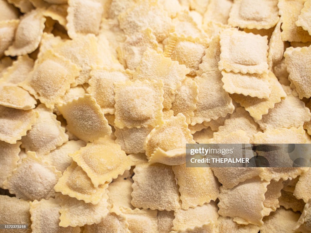 Rauwe verse ravioli