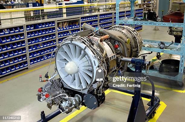 gas turbine (jet) engine on stand for overhaul - aerospace industry 個照片及圖片檔