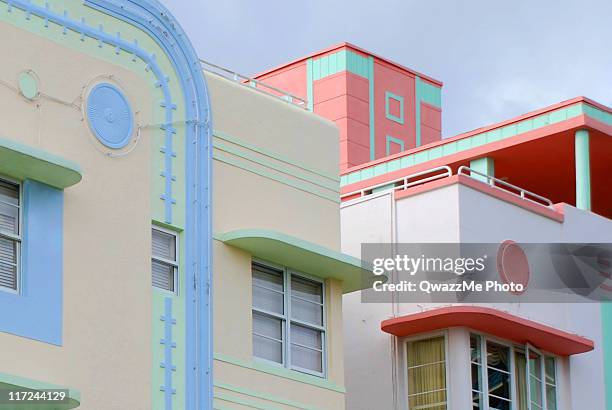 ocean drive’s art deco - art deco pattern architecture stockfoto's en -beelden