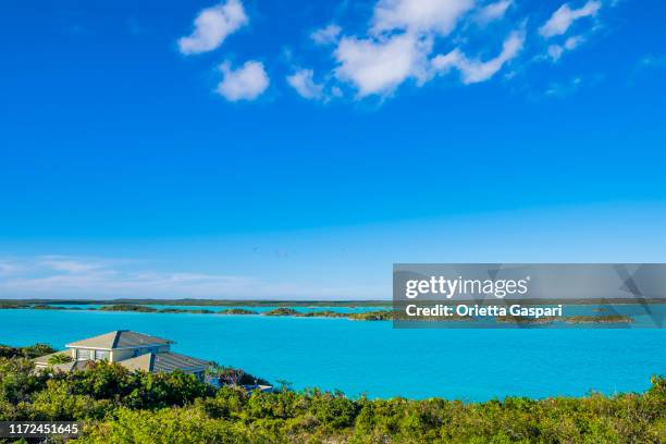 turks and caicos, providenciales - chalk sound national park - providenciales stock pictures, royalty-free photos & images