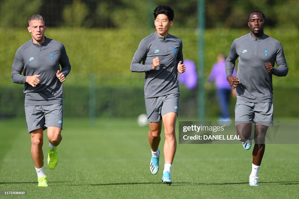 FBL-EUR-C1-TOTTENHAM-TRAINING