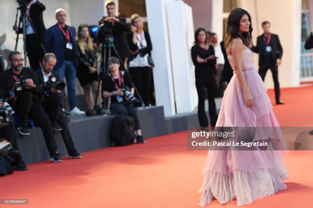 Alessandra Mastronardi walks the red carpet ahead of the "Gloria