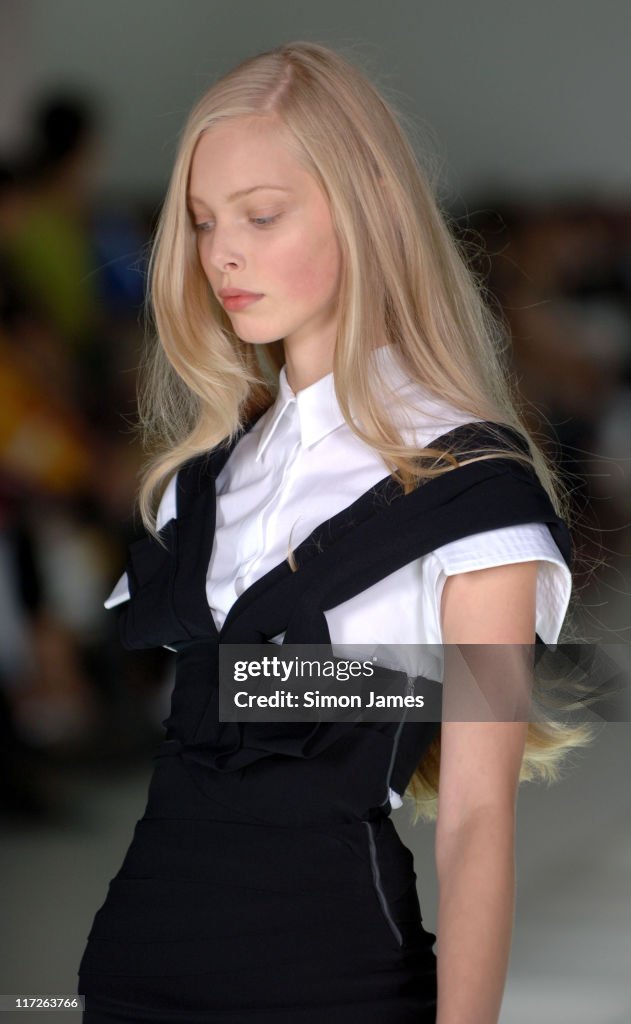 London Fashion Week Spring/Summer 2007 - Preen - Runway