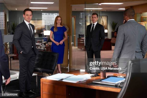 One Last Con" Episode 910 -- Pictured: Patrick J. Adams as Mike Ross, Sarah Rafferty as Donna Paulsen, Gabriel Macht as Harvey Specter --