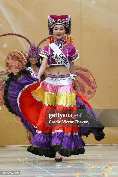 NingNing Zhang, Miss Universe China 2007 wearing national costume