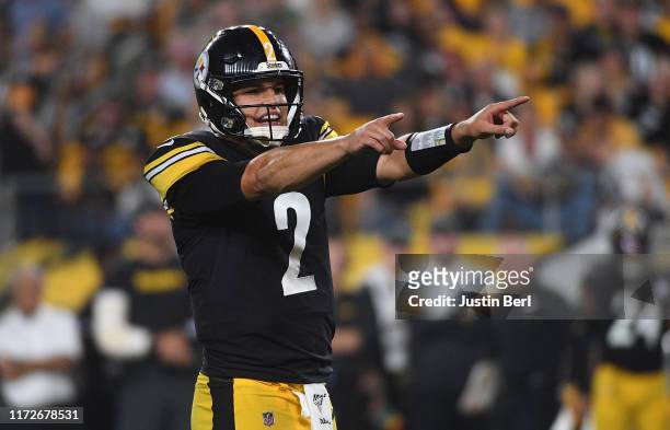 Mason Rudolph of the Pittsburgh Steelers lines up under center in the first half during the game against the Cincinnati Bengals at Heinz Field on...